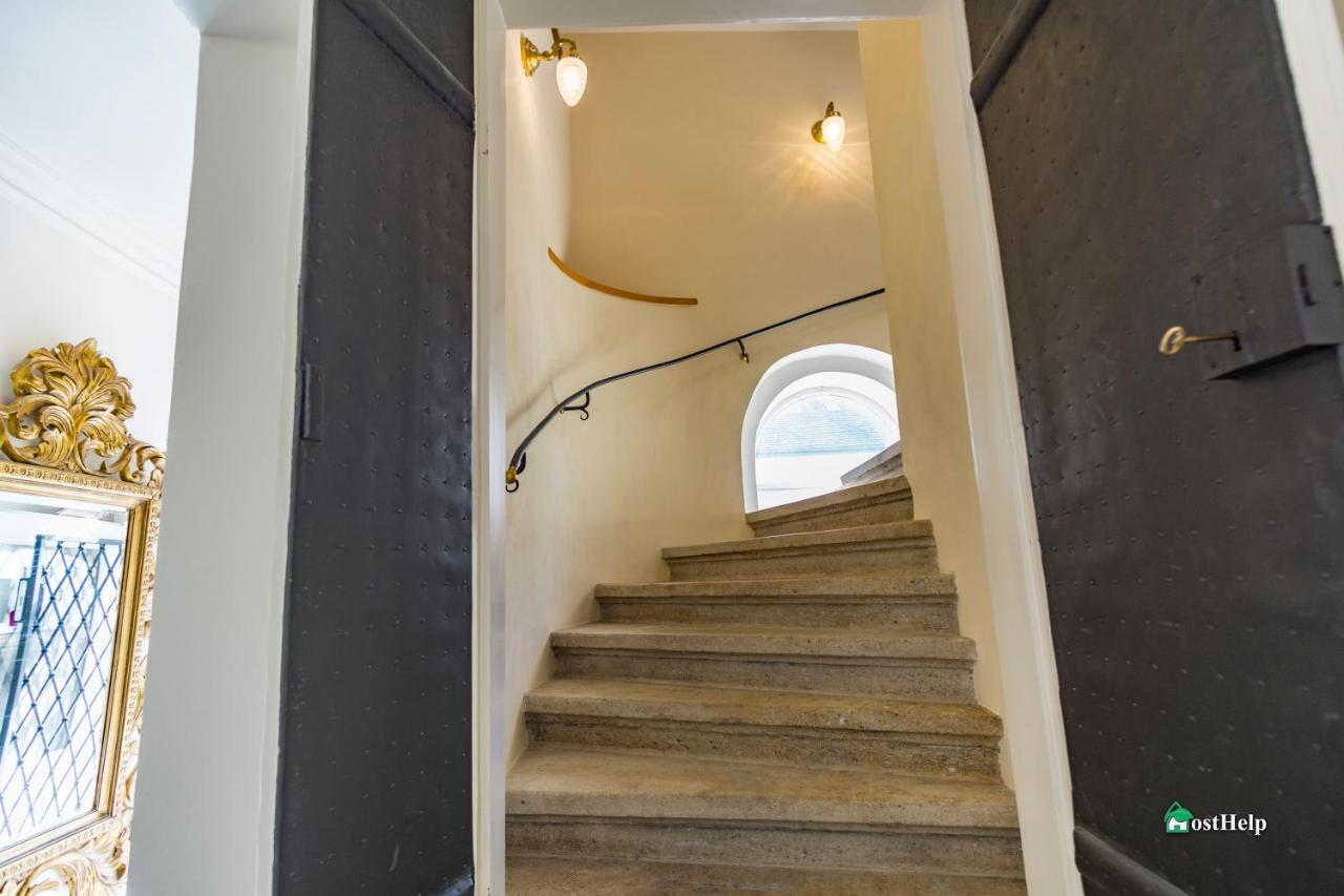 Unique Location With Hot-tub, Terrace And Garden * Prague